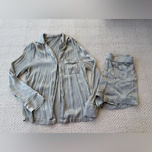 Skims Monogram Silky Pajama Set Long Sleeve xxs, shorts s
